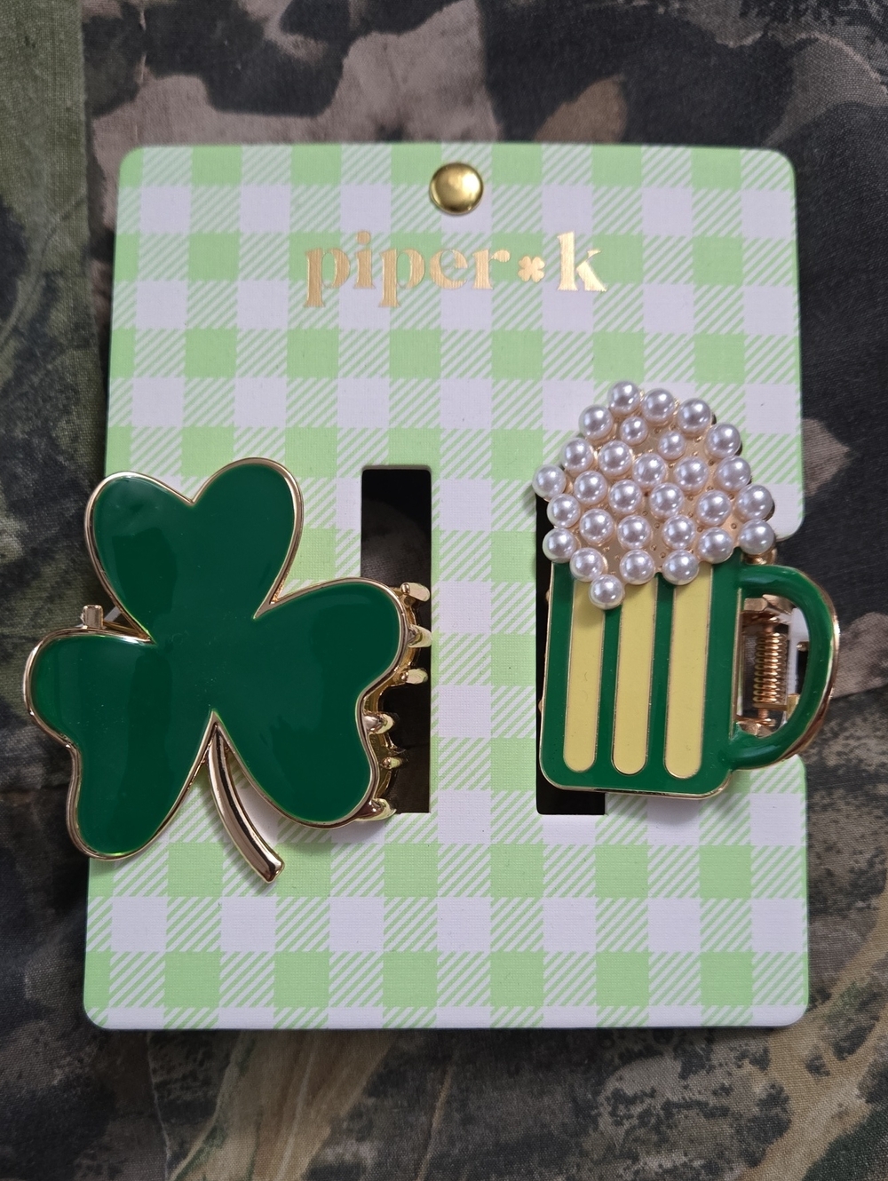 Piper K Green Shamrock & Pearl-Topped Beer Mug Hair Clips